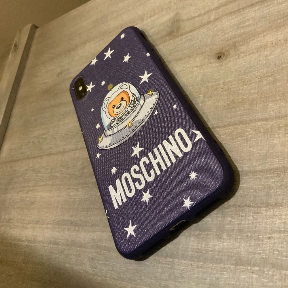 IPHONE X/XS MAX MOSCHINO PHONE CASE